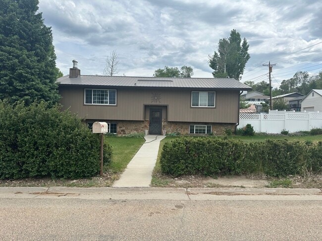 property at 110 W 12th St
