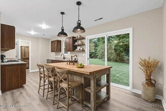 3204 Maldon Ct in Louisville, KY - Foto de edificio - Building Photo