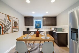 Stylish South Tabor apartment 5 blocks fro in Portland, OR - Building Photo - Building Photo