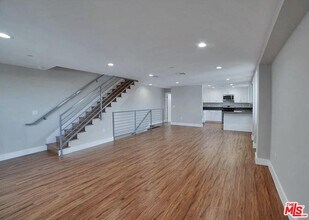 2303 Hauser Blvd in Los Angeles, CA - Building Photo - Building Photo