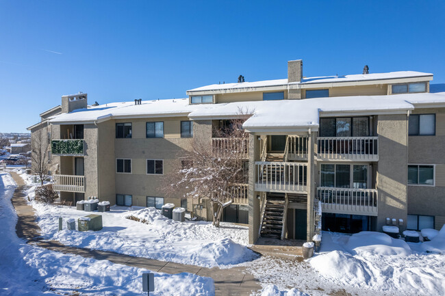 40 S Boulder Cir in Boulder, CO - Foto de edificio - Building Photo