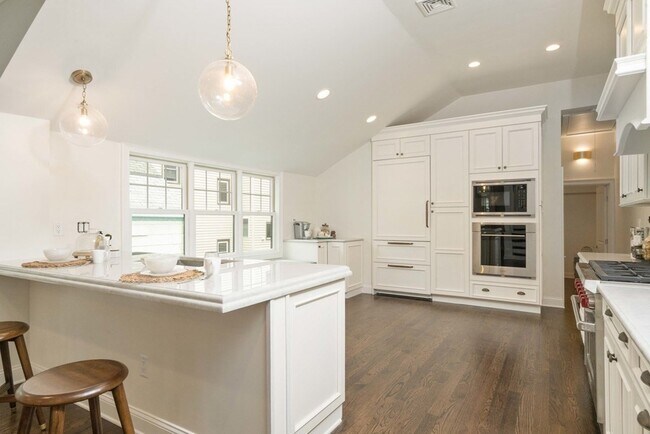 68 Otis St in Cambridge, MA - Building Photo - Building Photo
