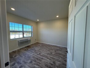 327 Pine St in Pawtucket, RI - Building Photo - Building Photo