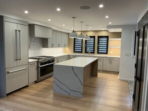 141 West Ave in Darien, CT - Building Photo - Building Photo