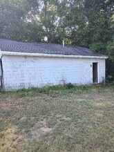 8155 Columbus Rd in Lizella, GA - Foto de edificio - Building Photo