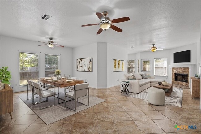 204 Mallard Cove in Hutto, TX - Foto de edificio - Building Photo