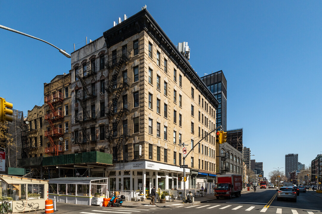 19 Kenmare St in New York, NY - Building Photo