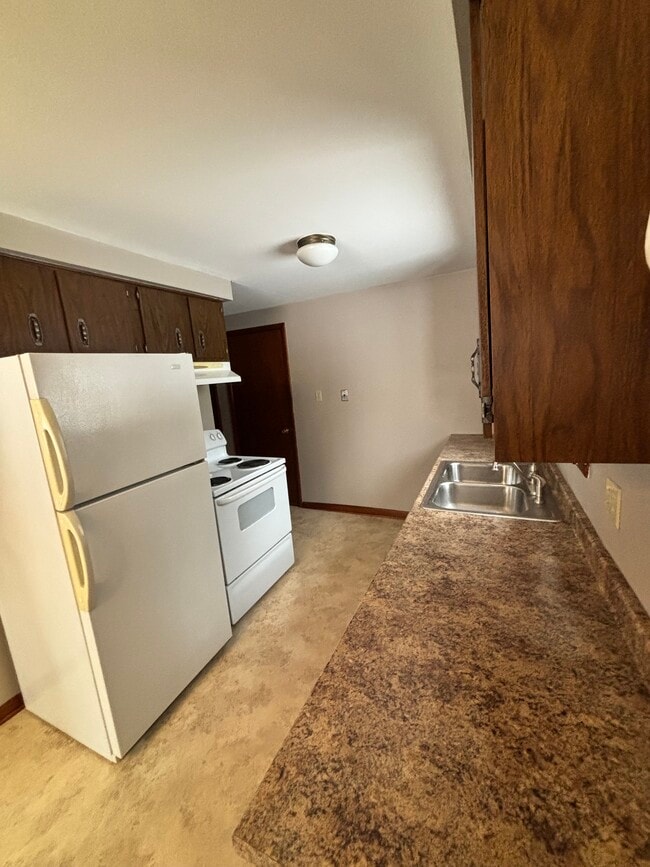 169 Jefferson Ave, Unit #2 in North Tonawanda, NY - Foto de edificio - Building Photo