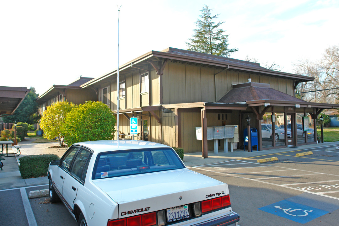 347-347 South St in Redding, CA - Building Photo