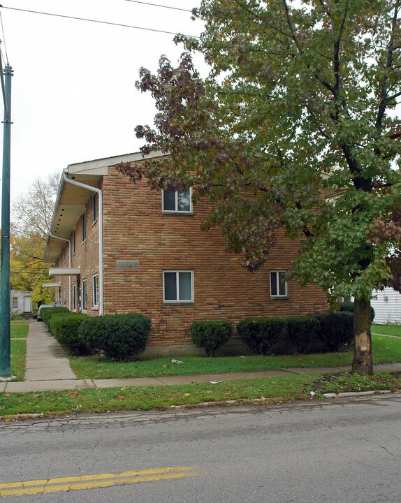 2921-2925 Hoover Ave in Dayton, OH - Foto de edificio