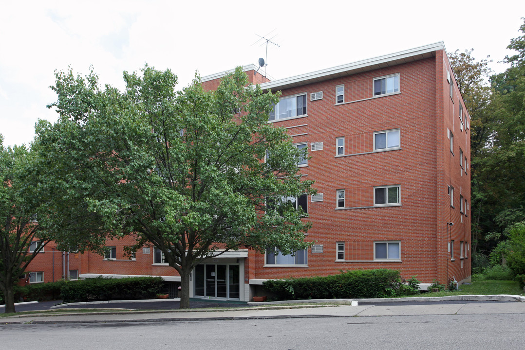 1621 Asmann Ave in Cincinnati, OH - Foto de edificio