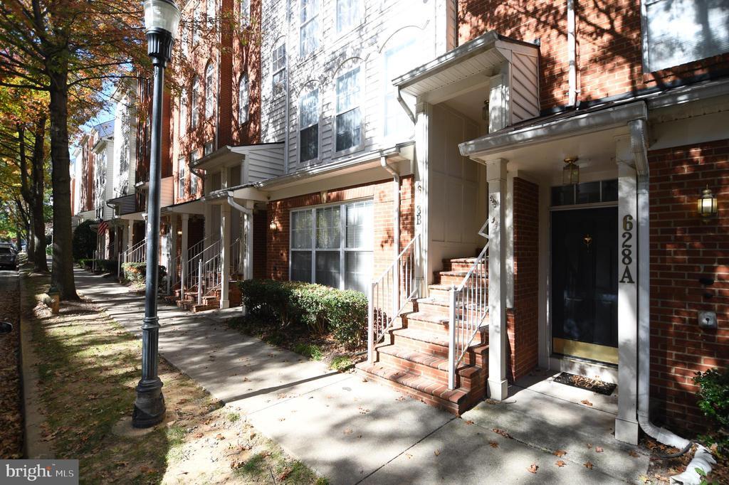 628 Main St in Gaithersburg, MD - Building Photo