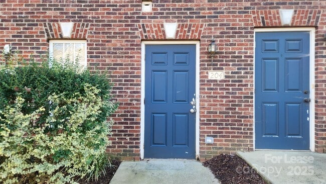 110 Steam Engine Dr in Mooresville, NC - Building Photo - Building Photo