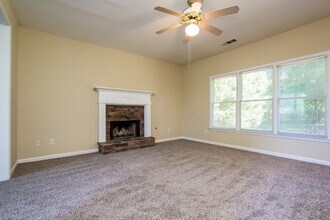 933 Huntsman Trce in Lawrenceville, GA - Building Photo - Building Photo