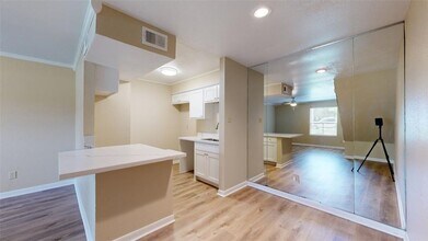 904 University Oaks Blvd, Unit 50 in College Station, TX - Building Photo - Building Photo