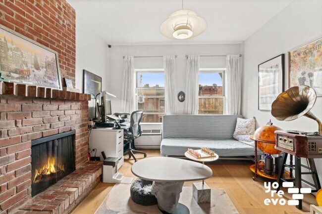 165 E 104th St in New York, NY - Building Photo - Building Photo