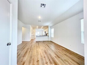 305 Milliner Lp in Hutto, TX - Building Photo - Building Photo