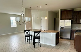 400 Eagle Brook Ln in Buda, TX - Building Photo - Building Photo
