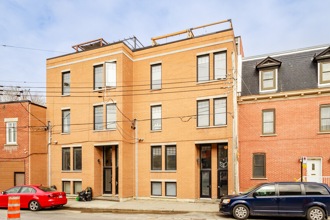 2119 Grand Trunk St in Montréal, QC - Building Photo