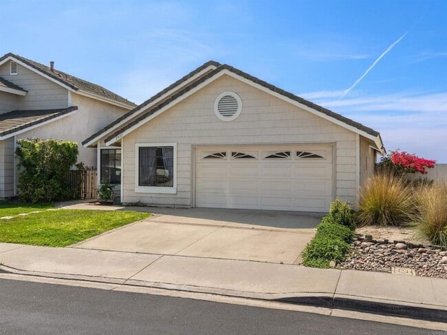 6923 Whitecap Dr in Carlsbad, CA - Building Photo - Building Photo