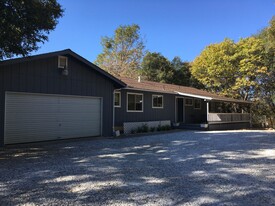 22590 Meadow Ln in Sonora, CA - Building Photo - Building Photo