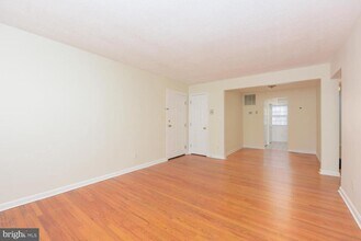 415 N West St in Alexandria, VA - Building Photo - Building Photo