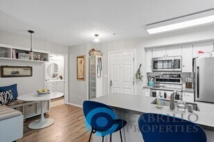 1435 India St in San Diego, CA - Building Photo
