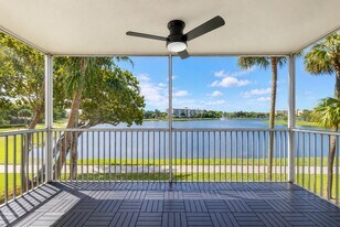 2900 N Course Dr in Pompano Beach, FL - Building Photo