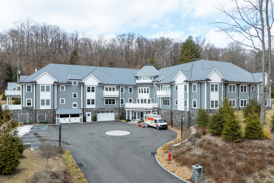 The Byram-Armonk Condominiums in Armonk, NY - Foto de edificio