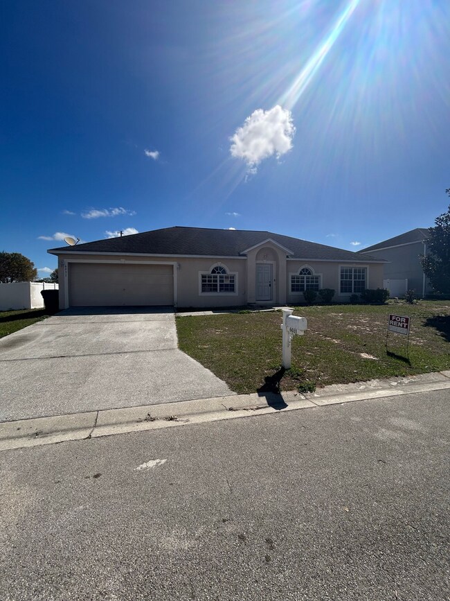 property at 6031 Sunset Vista Dr