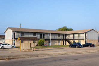 Saffari Apartments in Killeen, TX - Building Photo - Building Photo