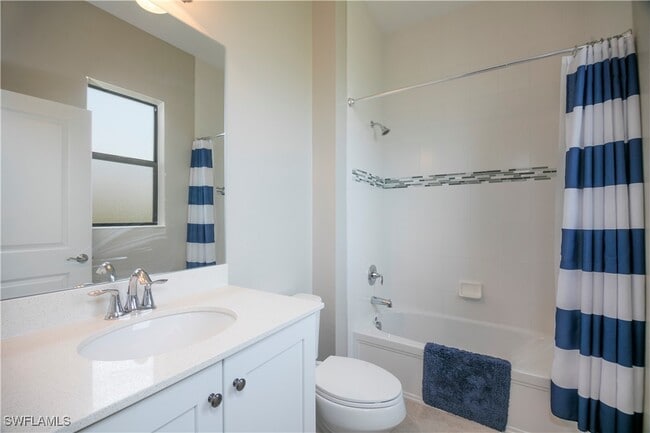 property at 1466 Artesia Dr W