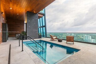 1451 Brickell Ave, Unit 1503 in Miami, FL - Building Photo