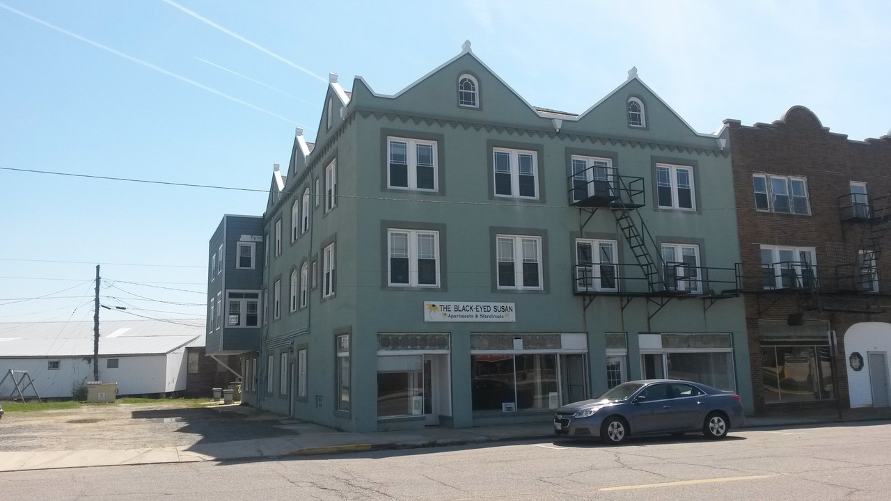 523-529 W Main St in Crisfield, MD - Foto de edificio