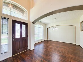 2326 Summer Wind Dr in Sugar Land, TX - Building Photo - Building Photo