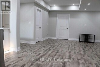 158 Hurst Ave in Vaughan, ON - Building Photo - Building Photo