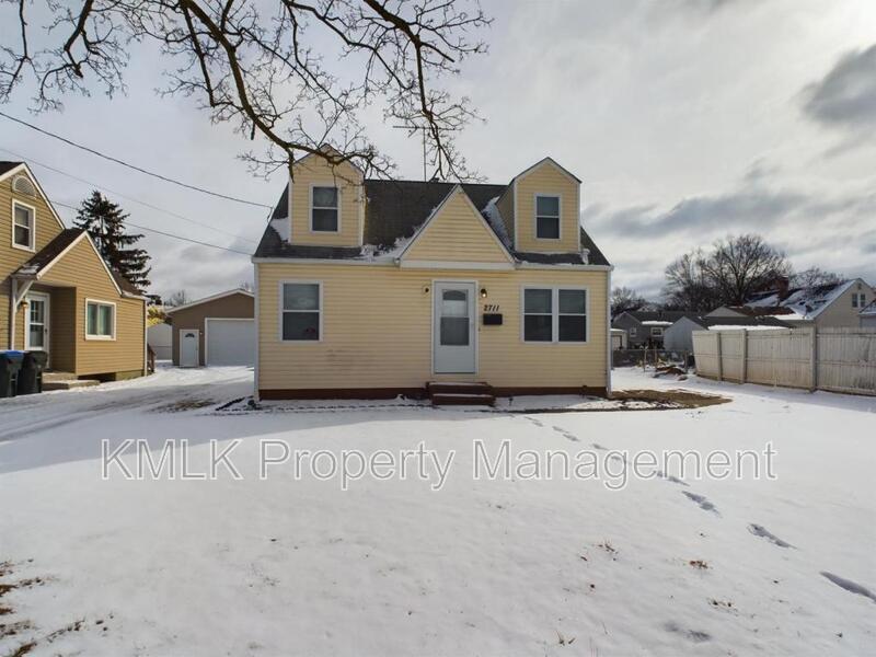 2711 Archwood Pl in Cuyahoga Falls, OH - Building Photo