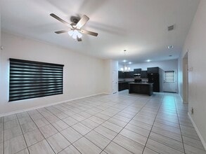 5609 Encanto Dr in Laredo, TX - Building Photo - Building Photo