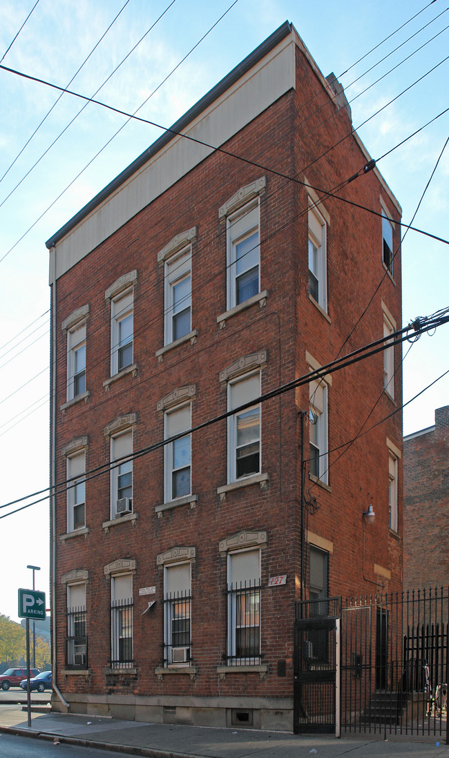 127 Findlay St in Cincinnati, OH - Building Photo - Building Photo