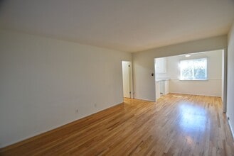 1212 N Hollywood Way in Burbank, CA - Building Photo - Building Photo