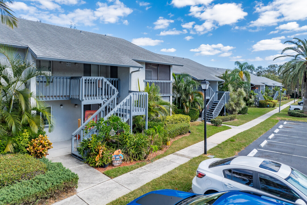 Shadow Lakes Condominiums in Largo, FL - Building Photo