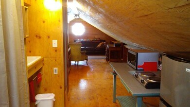 1110 W Hale St, Unit Attic Studio in Boise, ID - Foto de edificio - Building Photo
