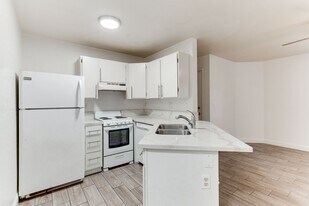 510 Elm Dr in Las Vegas, NV - Building Photo