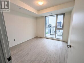55 Duke St W in Kitchener, ON - Building Photo - Building Photo