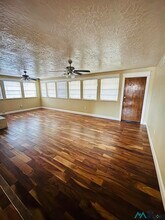 1317 Stratford Ln in Clovis, NM - Foto de edificio - Building Photo