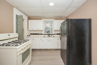 10906 Grantwood Ave in Cleveland, OH - Building Photo - Building Photo