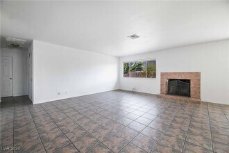6438 Creston Ave in Las Vegas, NV - Building Photo - Building Photo