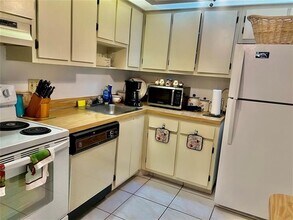 9360 S Belfort Cir in Tamarac, FL - Building Photo - Building Photo