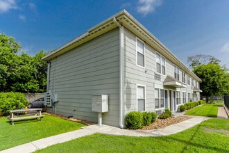 3803 Hardy St in Houston, TX - Foto de edificio - Building Photo