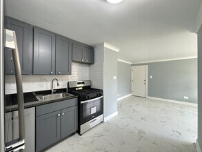 2754 W North Shore Ave in Chicago, IL - Building Photo - Building Photo
